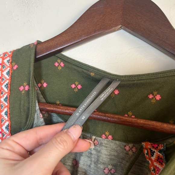 Anthropologie Embroidered Floral Boho Top Women XS Olive Green Tie Nek - Picture 6 of 7